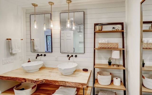 49 Governors - 3 Br Home