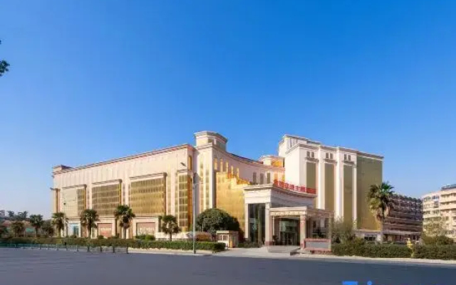 Rich Hotel