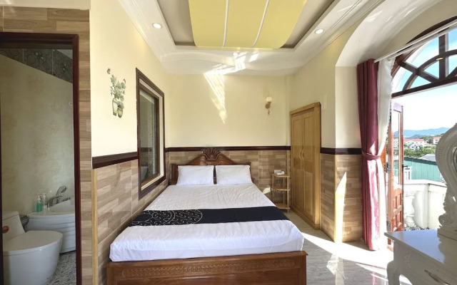 Capital O 1198 Dinh Loan Hotel