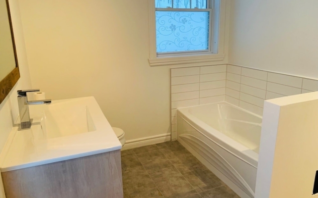 Charming andPeaceful 3BR Apt in Waterloo