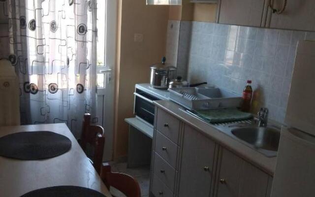 Thanasis Apartments B2