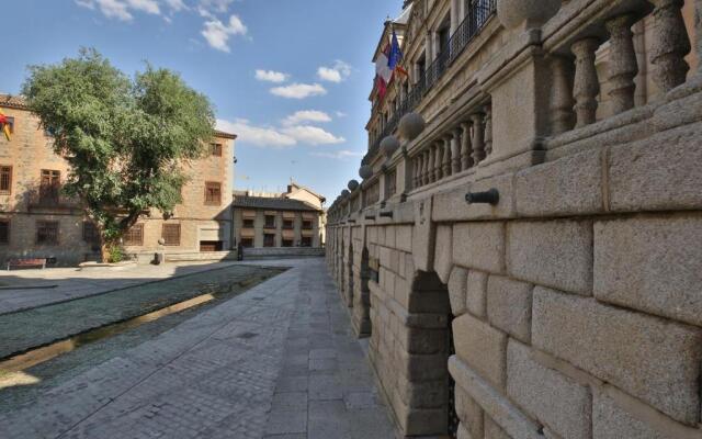 La Casa del Lirón by Toledo AP