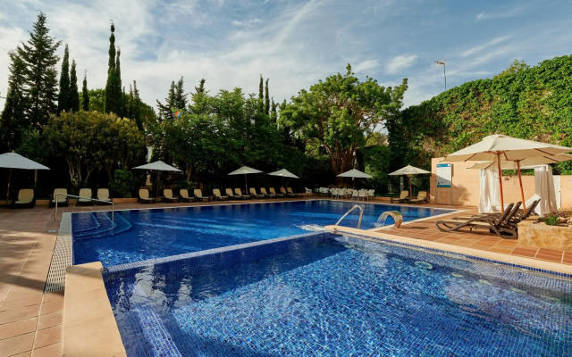 Hotel ROC Oberoy