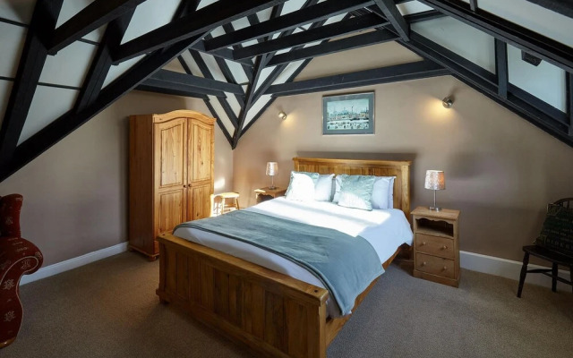 Host Stay Larpool Mews Holiday Home