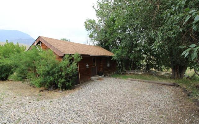 The Historic Wapiti Lodge