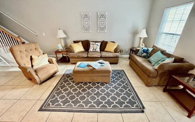 Summer's Den 5 Bedroom Home by RedAwning