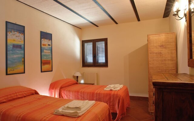 Sea Swimming Pool Garden Horse-riding Barbecue Terrace