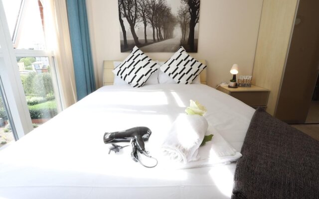 Cube Mailbox City Walk Garden View