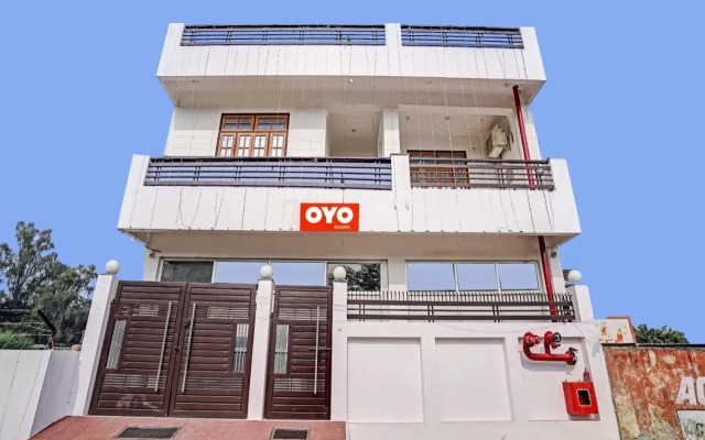 OYO Flagship 70217 Visitor Guest House