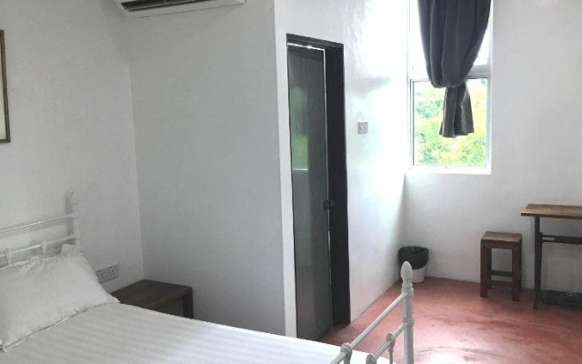 Rock Wood Hotel