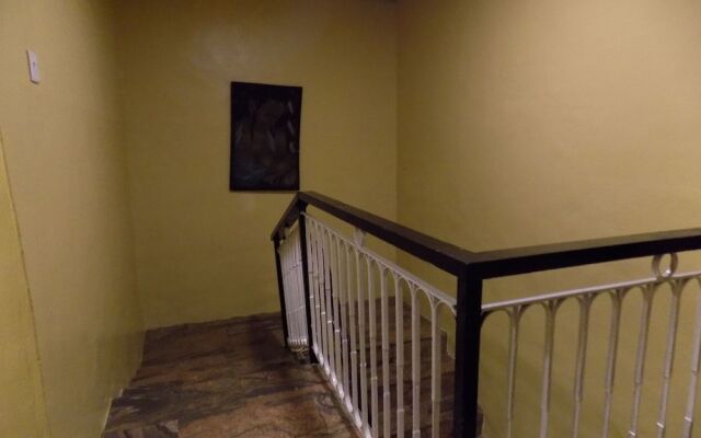 Posh Apartments and Hotel