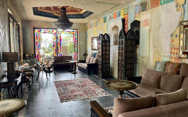 Anissia's Dreamland Oasis apartments