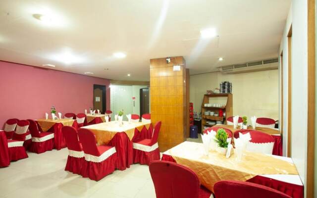 Rax Hotel and Restaurant