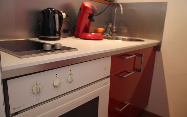 Very Central 1 Bedroom with Balcony