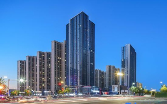 Yuexiang Light Residence Hotel (Jingkai Wanda Plaza High-speed Railway Station Branch) – Outside – Urumqi