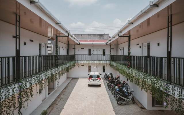 RedDoorz Plus Syariah near Universitas Lampung