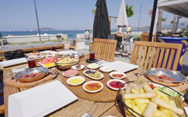 Yasemin Hotel