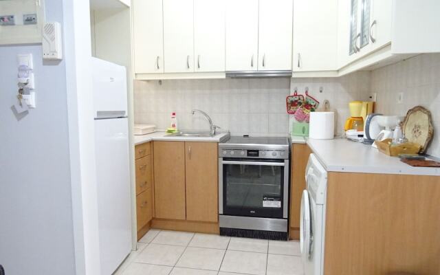 Nice flat near metro Syngrou Fix