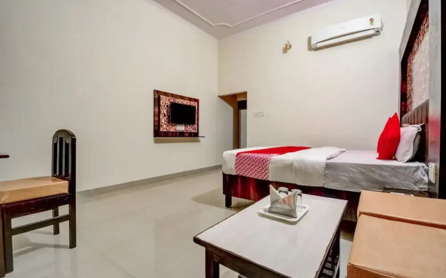 OYO 19951 Hotel Saif