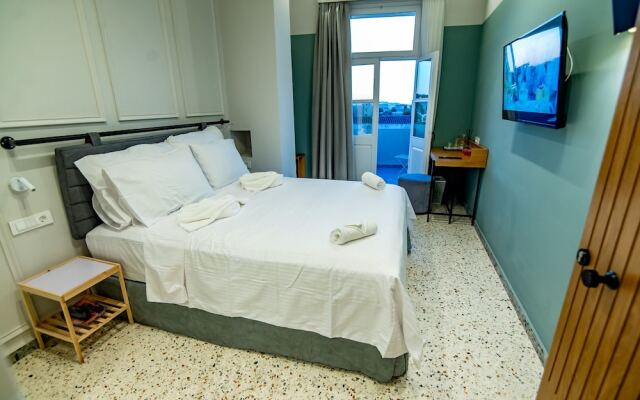 Belle Athenes - Luxury Rooms at Monastiraki Railway Station