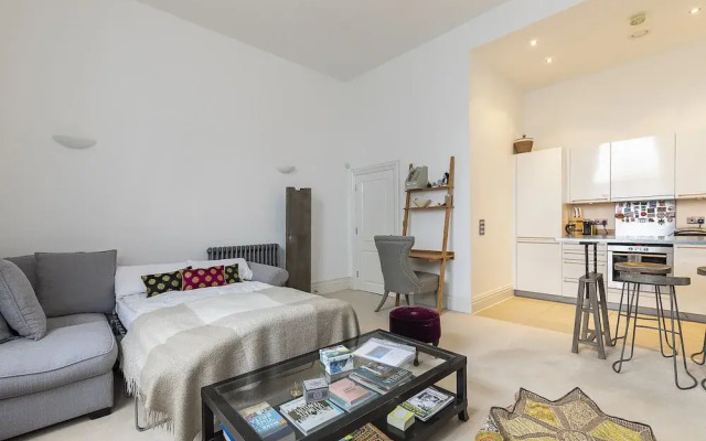 Light & Spacious 1 bed by Battersea Park Sleeps 4