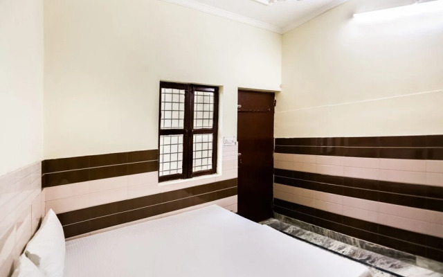 SPOT ON 29521 Arora Guest House