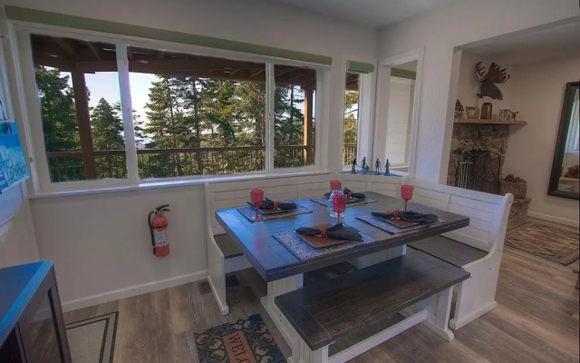 Awesome Dawson 1 Bedroom Condo by RedAwning