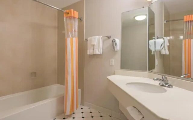 La Quinta Inn by Wyndham New Orleans Causeway