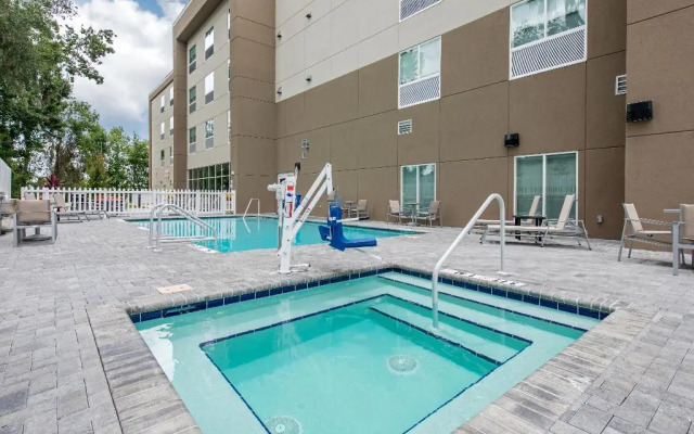 Holiday Inn Express & Suites West Melbourne by IHG