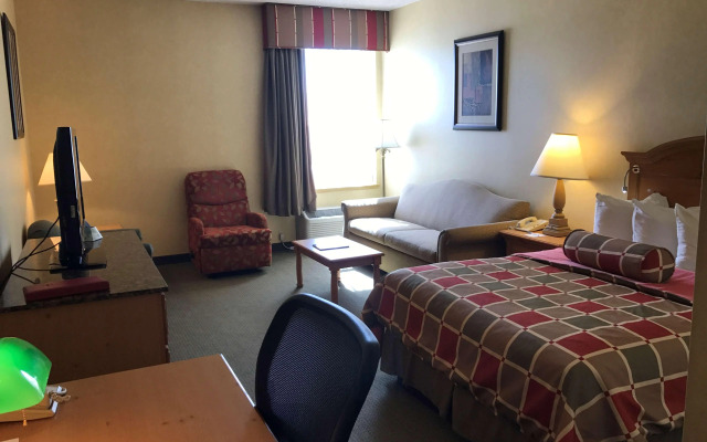 Best Western Plus Revere Inn & Suites