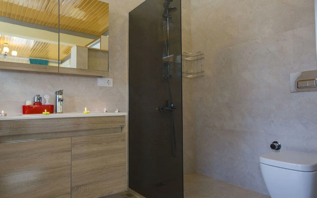 Villa Doga by Akdenizvillam