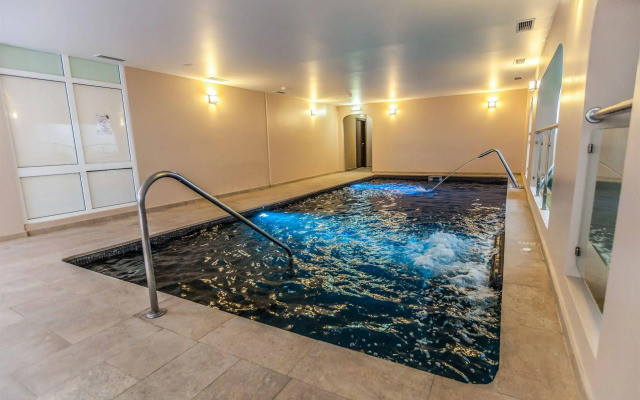 Santa Eulália Suite Hotel & SPA