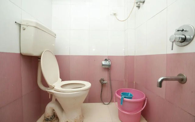 OYO 36061 Om Residency