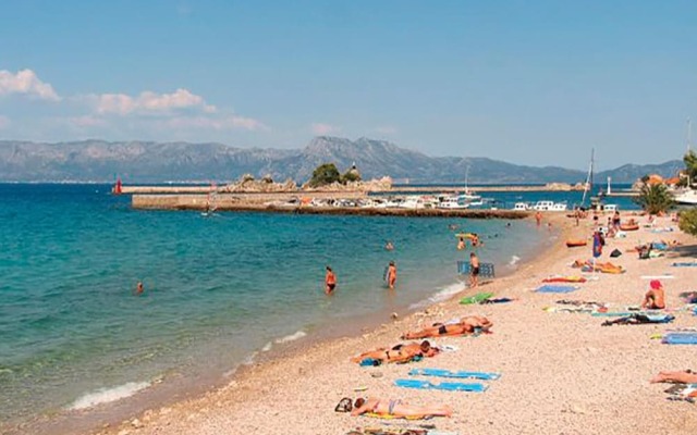 Nice Home in Trpanj With Wifi and 3 Bedrooms