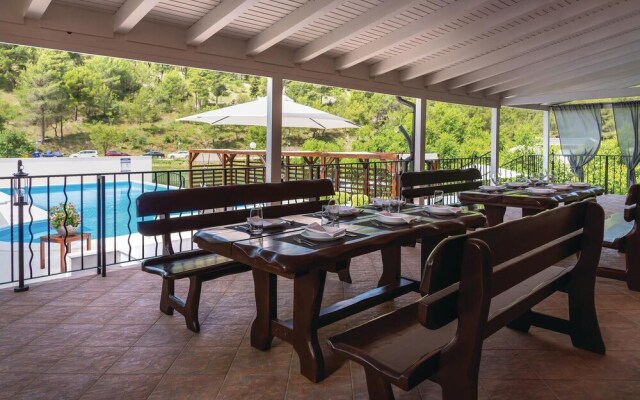 Nice Home in Skradin with Hot Tub, WiFi & 4 Bedrooms