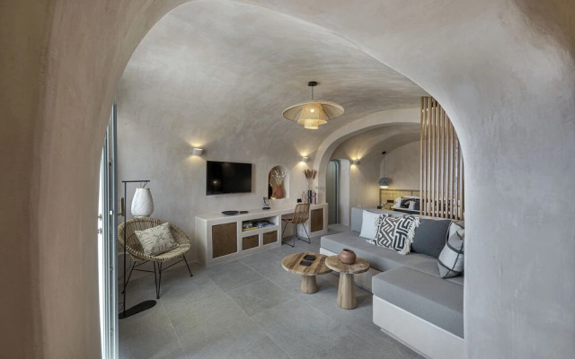 The Exotic Cave Suite