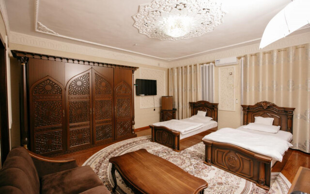 Caravan Hotel