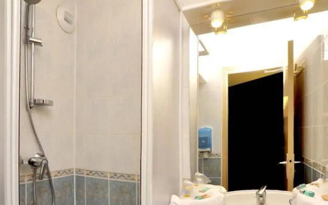 Enzo Trappes by Kyriad Direct