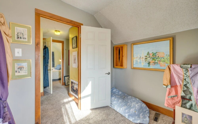 Marshalltown Vacation Rental w/ Private Yard!