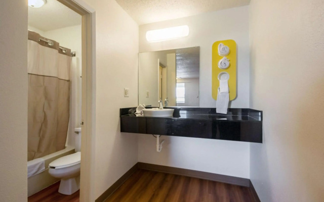 Motel 6 Indianapolis, IN – South