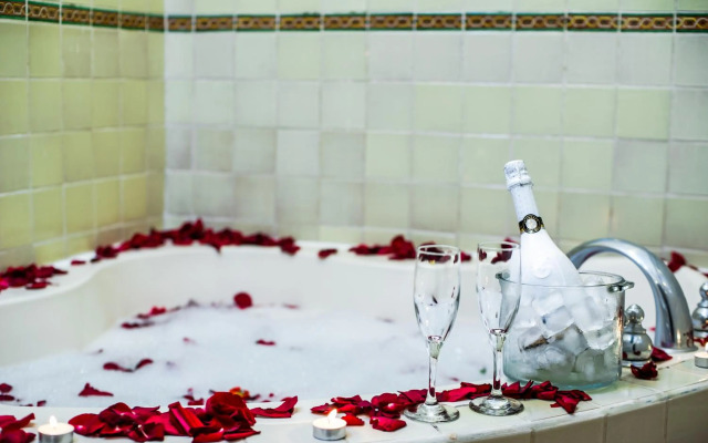 Hotel Meson del Valle by AHS