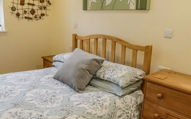 Apartment 6