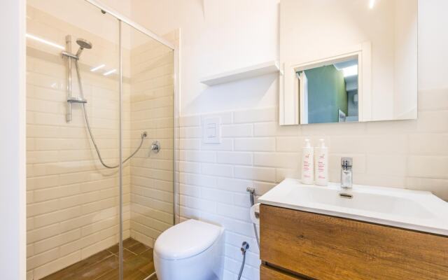 Green Tea Flat at Piazza Carit by Wonderful Italy