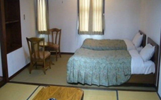 Charade Inn Shiga