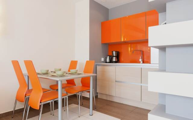 Apartments Chelmonskiego by Renters