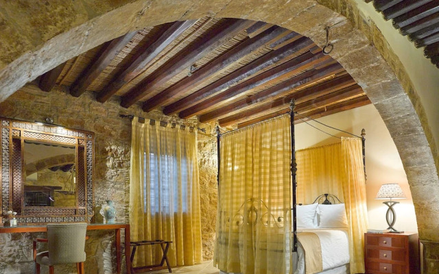 Oinoessa Traditional Boutique Houses