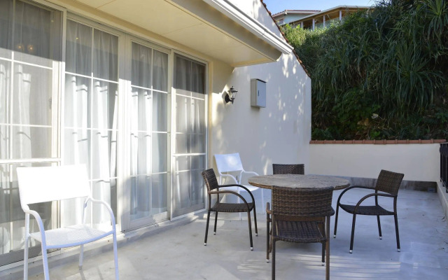 Maeda Biru House