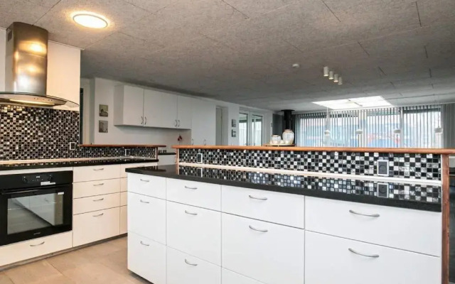 Four-Bedroom Holiday home in Vinderup 2
