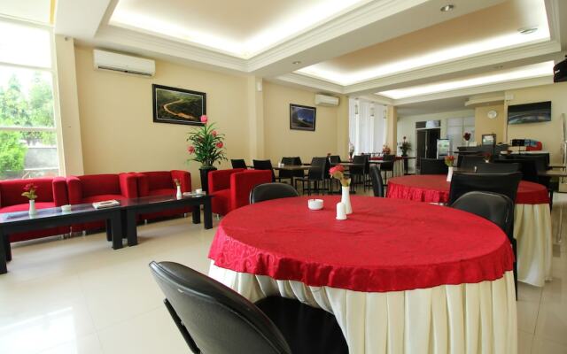 Airy Mandonga Laute Tiga 48 Kendari