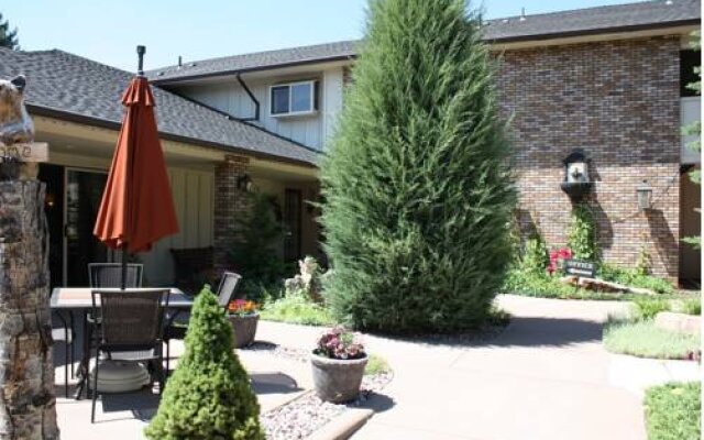 Lookout Inn GuestHouse and Suites